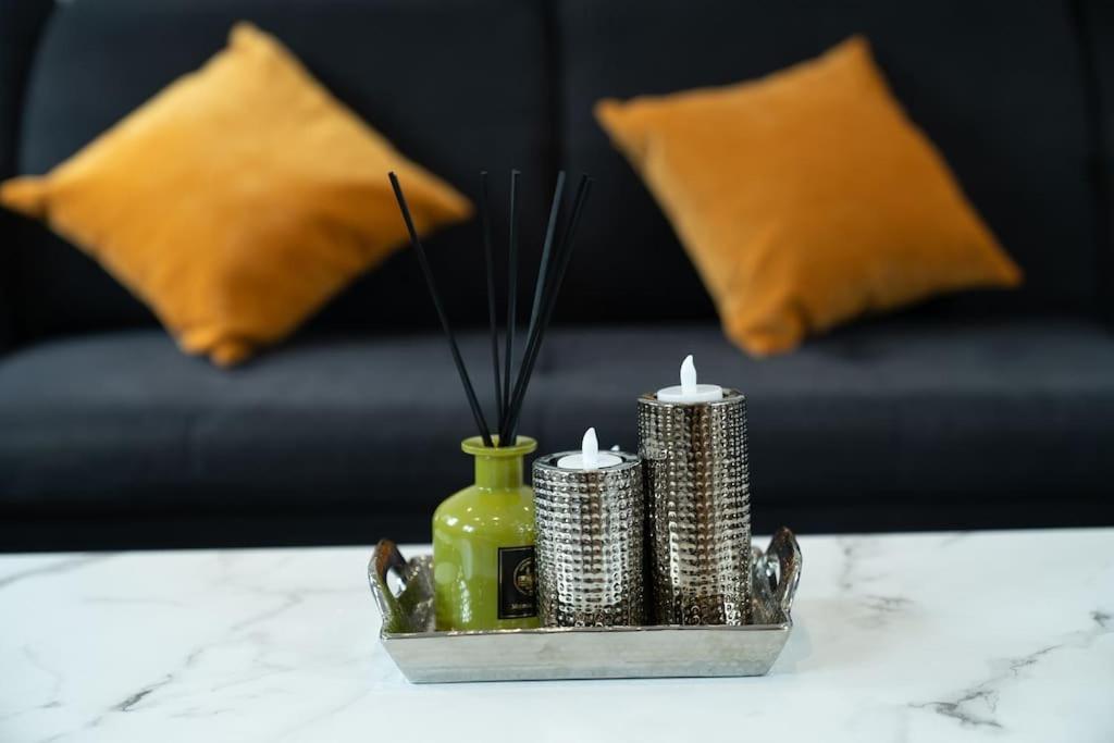Vibrant 3br Tottenham Home, Private Garden Wifi Parking Free On Request Appartamento Londra